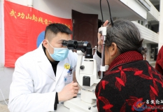 高清图：义诊进山村 暖和进人心